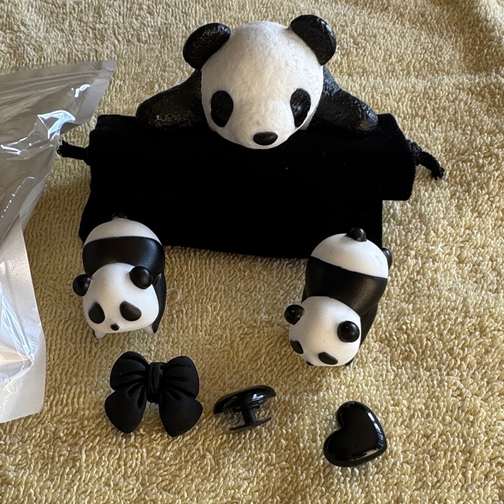 Charms Crocs Style Cute PandaAccessories Set 6 charms 3-Pandas 1-Bow 2-Hearts